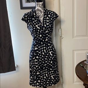 Pocketed black and white print dress